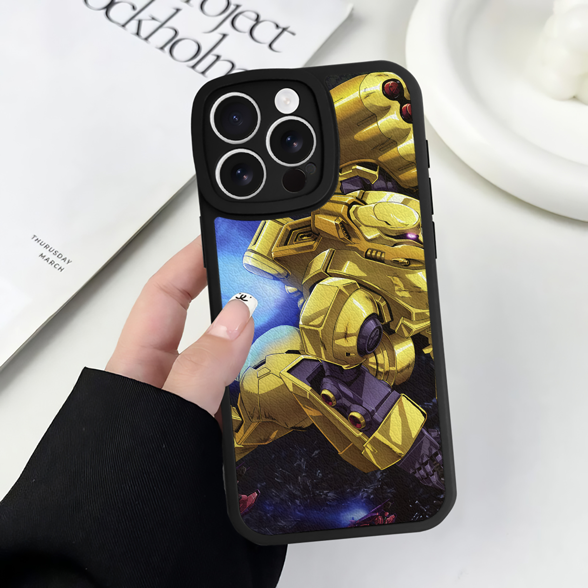 （画像用） 機動戦士ガンダム Mobile Suit Gundam 【iPhone 16シリーズ対応】シリコンスマホケース（レザー調） 材質：シリコン